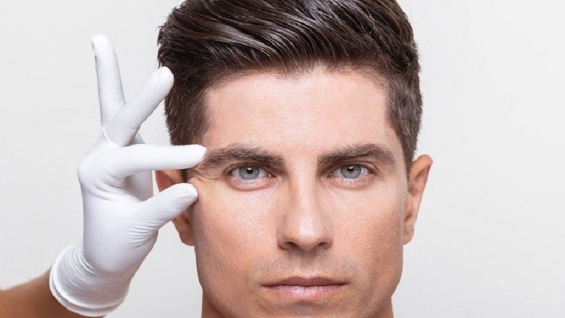 انجام روش‌های جراحی و غیر جراحی توسط پزشک زیبایی