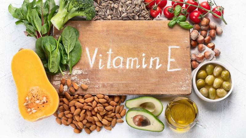 فواید و منابع ویتامین E برای پوست (توکوفرول‌ها) | پزشک زیبایی اصفهان