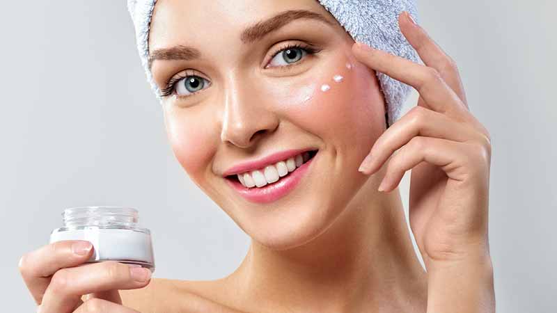 بهترین کرم ها بعد از تزریق چربی به صورت | پزشک زیبایی اصفهان