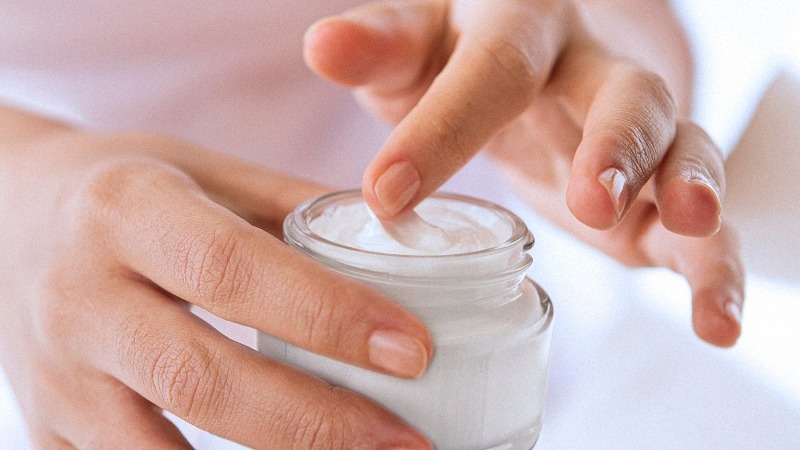 مقایسه کرم بروملین و کرم آرنیکا