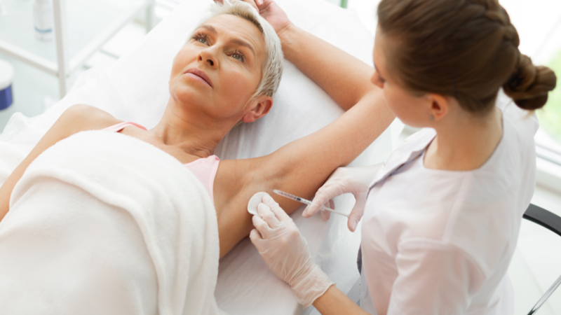 عوارض بوتاکس زیر بغل