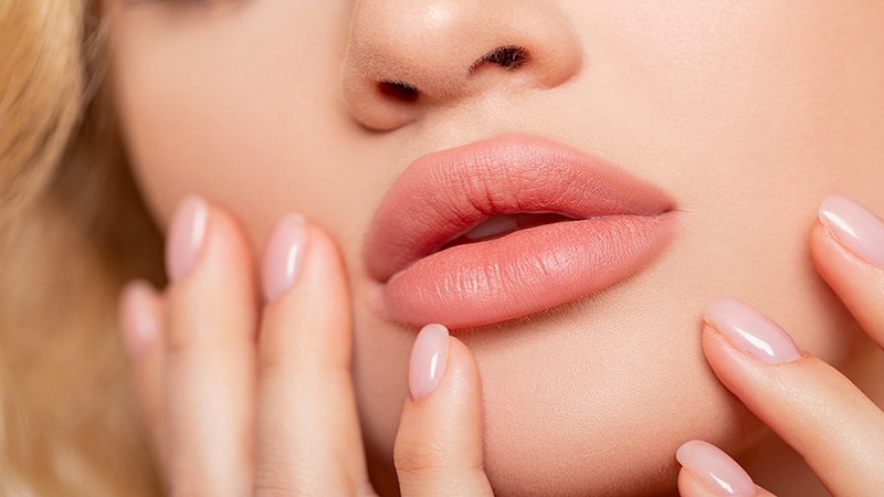 نمونه جدید تزریق یک سی سی فیلر لب